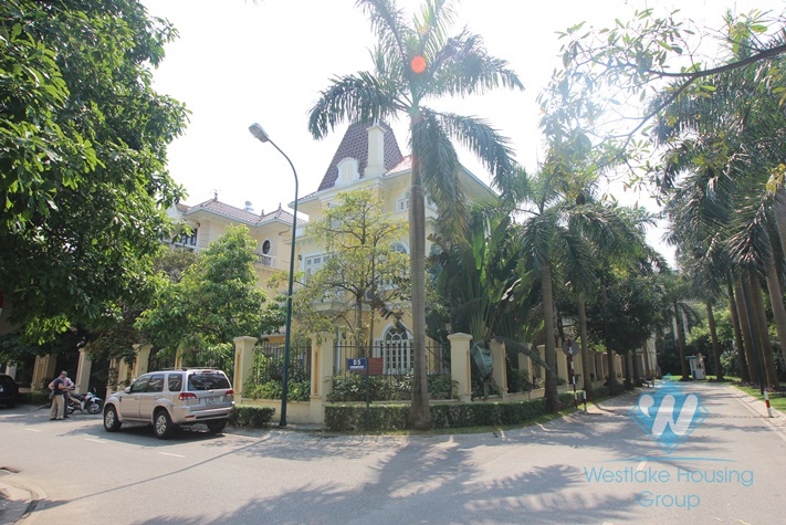 Block D, House with nice garden for rent in Ciputra, Tay Ho, Ha Noi